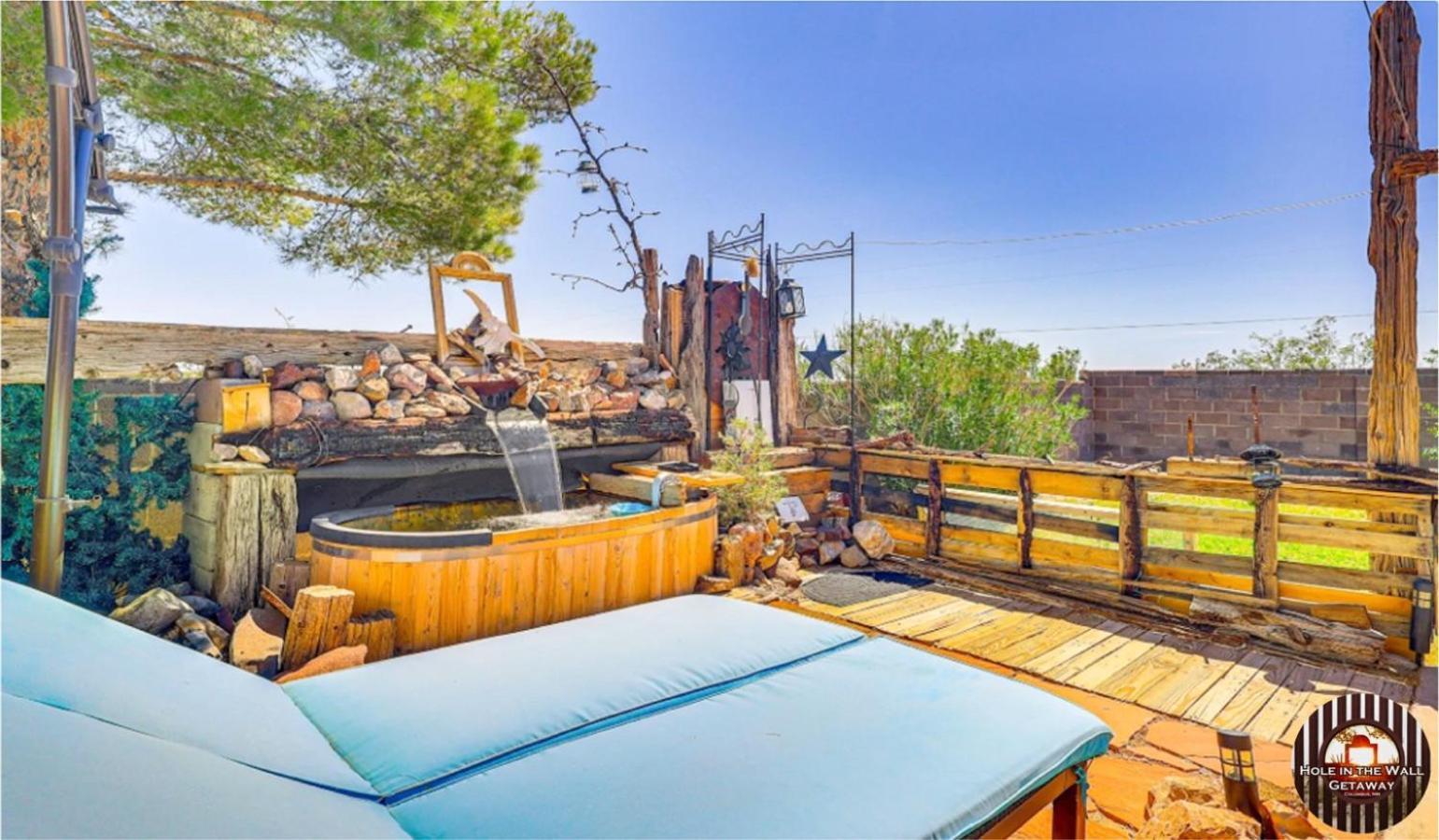 Hole In The Wall Getaway - Usa Mexico Border Bed And Breakfast Columbus Екстериор снимка
