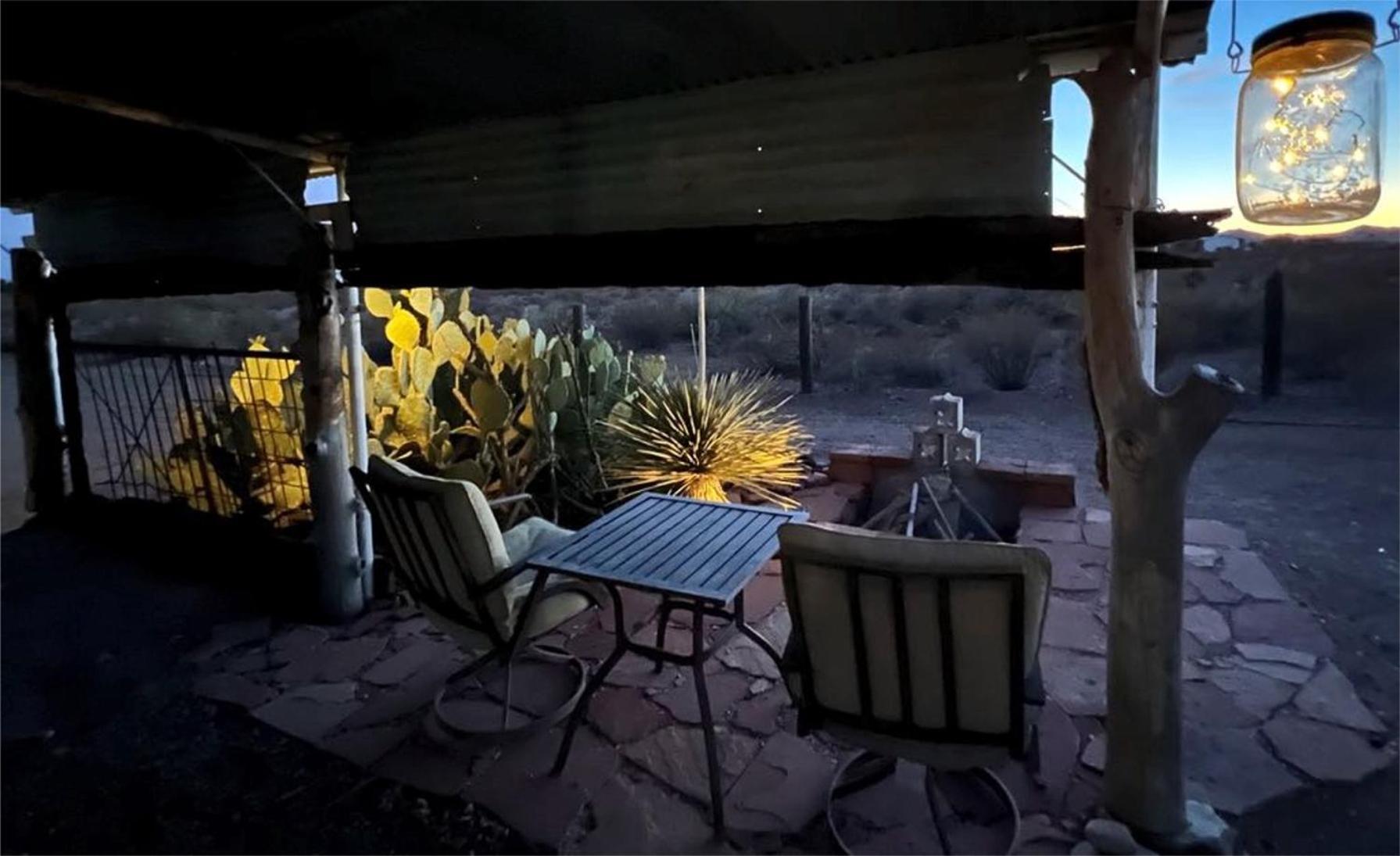 Hole In The Wall Getaway - Usa Mexico Border Bed And Breakfast Columbus Екстериор снимка